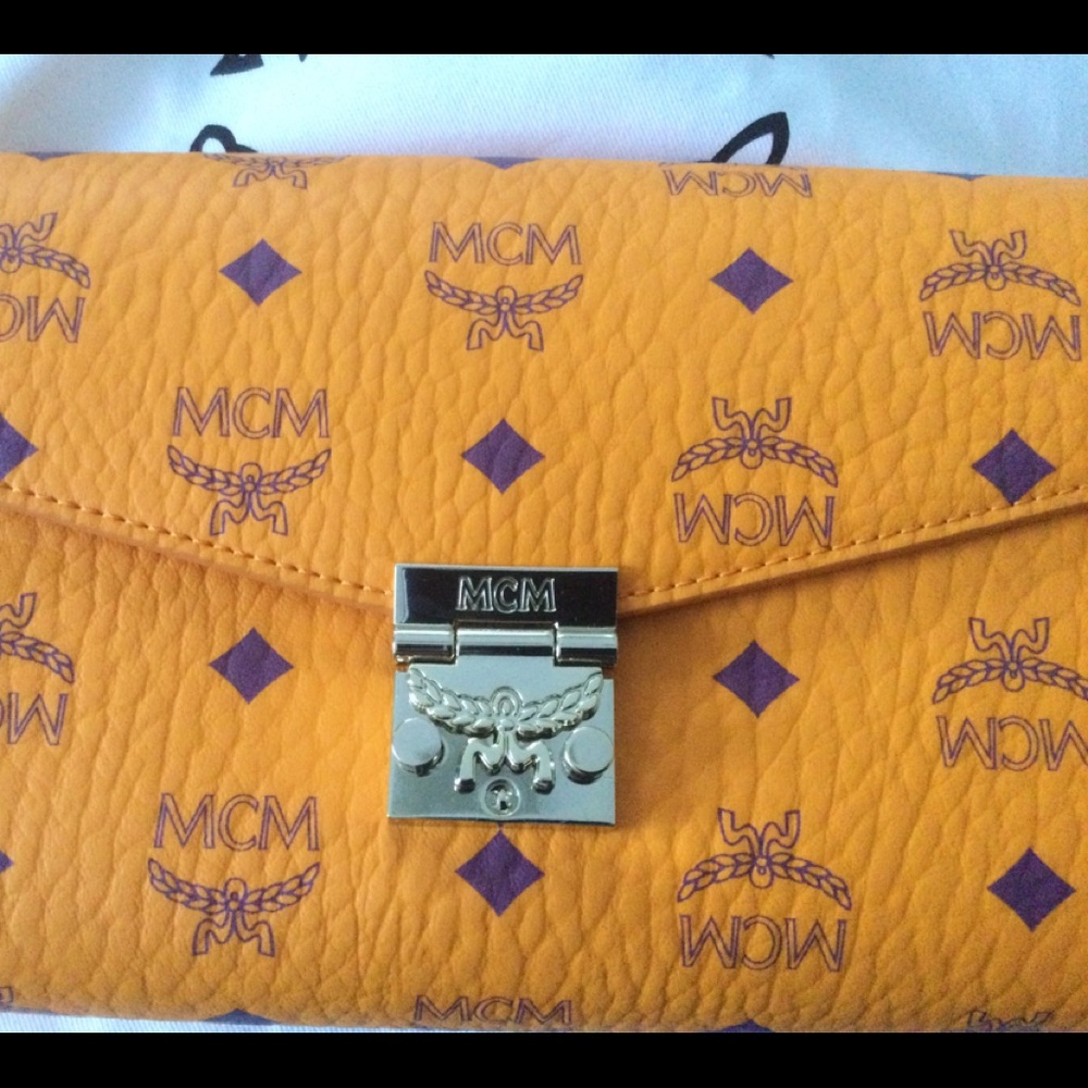 MCM Cognac small crossbody - Picture 3 of 7